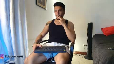 Snapshot of deconrios chatting on July 30, 11:15 pm Santiago online show from July 30, 11:15 pm