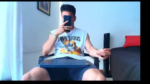 Snapshot of deconrios chatting on August 1, 8:08 pm Santiago online show from August 1, 8:08 pm