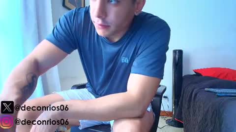 Snapshot of deconrios chatting on August 5, 7:28 pm Santiago online show from August 5, 7:28 pm