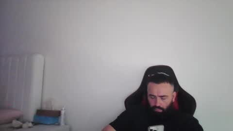 Snapshot of dede136742 chatting on February 7, 12:53 pm dede136742 online show from February 7, 12:53 pm