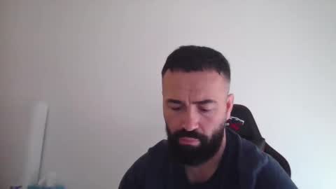 Snapshot of dede136742 chatting on March 27, 10:59 am dede136742 online show from March 27, 10:59 am