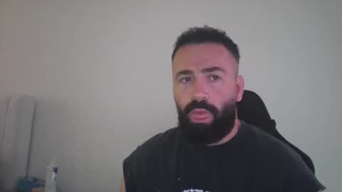 Snapshot of dede136742 chatting on April 11, 10:41 am dede136742 online show from April 11, 10:41 am