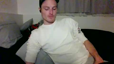 Dee4dayz online show from May 13, 2:42 am