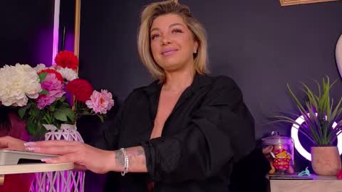 Deea online show from October 18, 7:58 pm