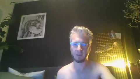 Snapshot of deebo1987 chatting on December 29, 6:49 pm Deen online show from December 29, 6:49 pm