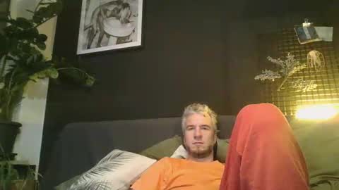 Snapshot of deebo1987 chatting on January 3, 4:48 pm Deen online show from January 3, 4:48 pm