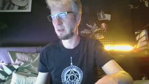 Snapshot of deebo1987 chatting on January 4, 6:51 pm Deen online show from January 4, 6:51 pm