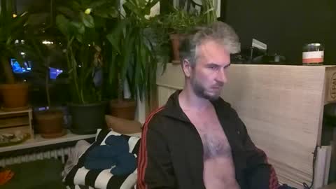 Snapshot of deebo1987 chatting on March 27, 7:02 pm Deen online show from March 27, 7:02 pm