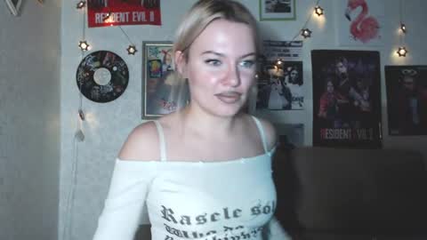 deepholedayss online show from April 15, 9:27 am