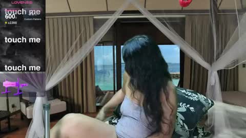 Snapshot of deeplyasian chatting on May 4, 3:13 am Deeply Asian style... Nice to meet you thumb up me please help us. online show from May 4, 3:13 am