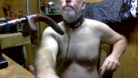 Snapshot of deepthroat227 chatting on December 9, 10:20 pm Deepthroat My Big Dildos online show from December 9, 10:20 pm