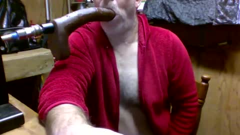 Snapshot of deepthroat227 chatting on December 24, 5:23 pm Deepthroat My Big Dildos online show from December 24, 5:23 pm
