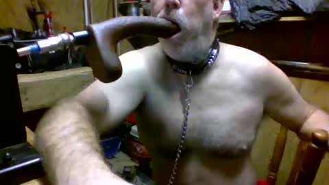 Snapshot of deepthroat227 chatting on December 30, 5:23 pm Deepthroat My Big Dildos online show from December 30, 5:23 pm