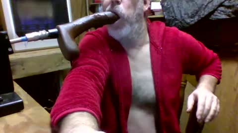 Snapshot of deepthroat227 chatting on January 24, 8:43 pm Deepthroat My Big Dildos online show from January 24, 8:43 pm