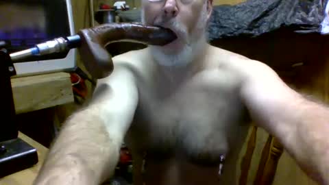 Snapshot of deepthroat227 chatting on January 27, 7:24 pm Deepthroat My Big Dildos online show from January 27, 7:24 pm