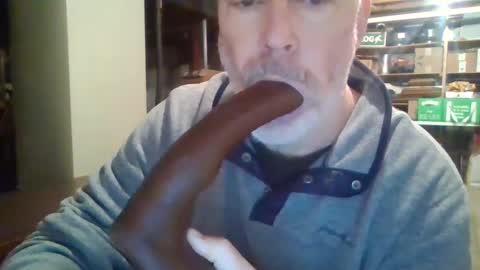 Snapshot of deepthroat227 chatting on February 9, 1:56 pm Deepthroat My Big Dildos online show from February 9, 1:56 pm