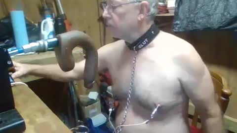 Snapshot of deepthroat227 chatting on November 9, 4:16 pm Deepthroat My Big Dildos online show from November 9, 4:16 pm