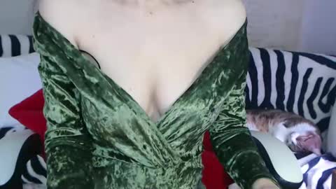 KamiDevi online show from January 1, 12:33 pm