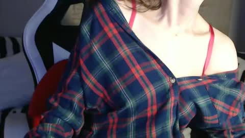 KamiDevi online show from January 8, 3:39 pm