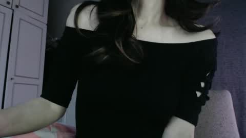 KamiDevi online show from November 20, 3:45 pm