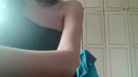 KamiDevi online show from May 13, 3:31 pm