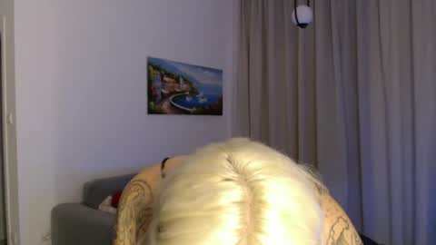 Snapshot of deewhitee chatting on July 1, 7:13 pm Jenna online show from July 1, 7:13 pm