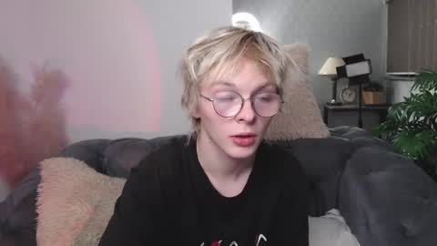 deficitt online show from December 24, 2:43 am