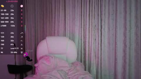 Snapshot of deftsuki chatting on September 12, 4:23 am Stephanie.e online show from September 12, 4:23 am