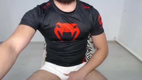 Snapshot of defuego_ chatting on January 1, 10:11 am defuego online show from January 1, 10:11 am