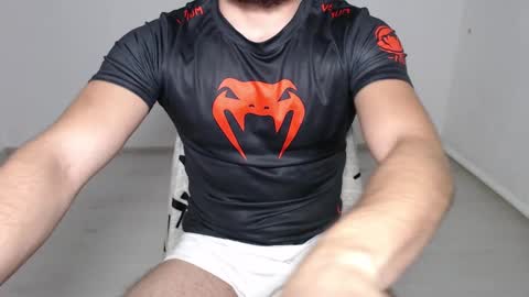 Snapshot of defuego_ chatting on January 1, 4:18 pm defuego online show from January 1, 4:18 pm