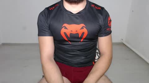 Snapshot of defuego_ chatting on January 2, 11:31 am defuego online show from January 2, 11:31 am