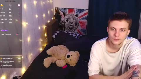 Snapshot of degradat1on chatting on January 18, 1:40 pm degradat1on online show from January 18, 1:40 pm