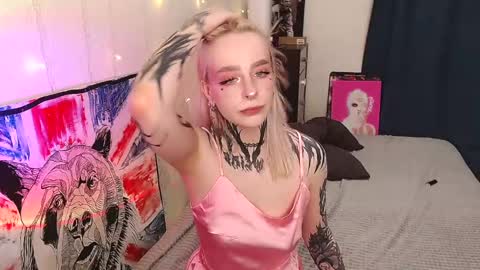 Snapshot of degradat1on chatting on February 19, 3:27 pm degradat1on online show from February 19, 3:27 pm