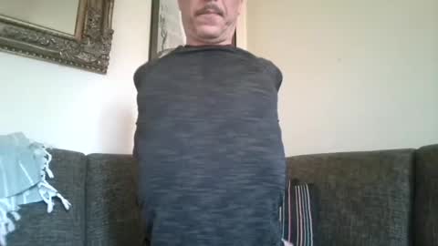 Snapshot of degrandis chatting on March 1, 11:12 am Luka Magic online show from March 1, 11:12 am