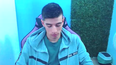 Snapshot of deiby_baby chatting on December 2, 10:56 pm DEIBY online show from December 2, 10:56 pm