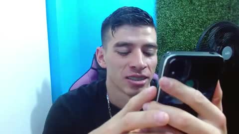 Snapshot of deiby_baby chatting on December 11, 7:14 pm DEIBY online show from December 11, 7:14 pm