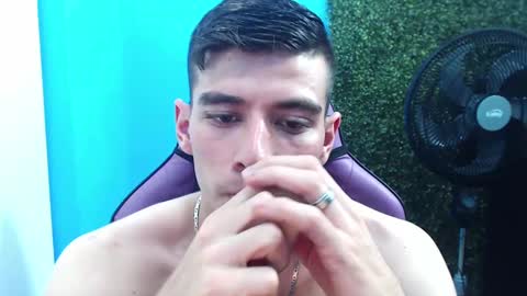 Snapshot of deiby_baby chatting on December 12, 9:48 pm DEIBY online show from December 12, 9:48 pm