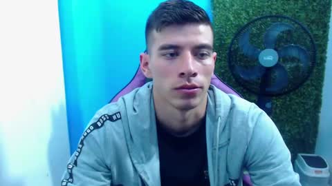 Snapshot of deiby_baby chatting on December 27, 4:36 am DEIBY online show from December 27, 4:36 am