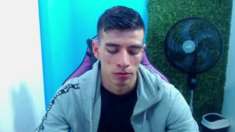 Snapshot of deiby_baby chatting on December 29, 6:35 am DEIBY online show from December 29, 6:35 am