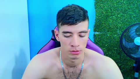 Snapshot of deiby_baby chatting on February 19, 2:01 am DEIBY online show from February 19, 2:01 am