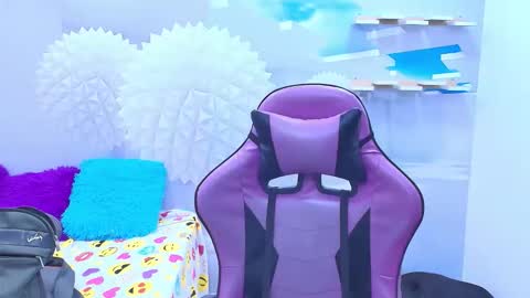 Snapshot of deiby_baby chatting on October 1, 6:47 pm DEIBY online show from October 1, 6:47 pm