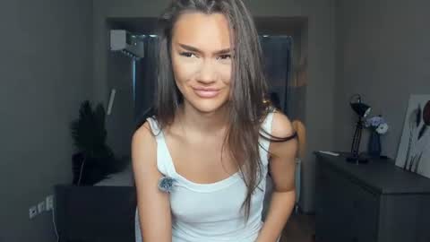 Snapshot of deidreluer chatting on June 22, 8:11 am Laura online show from June 22, 8:11 am