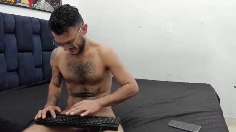 Snapshot of deilnal_zafiro chatting on November 30, 12:14 am deilnal_zafiro online show from November 30, 12:14 am