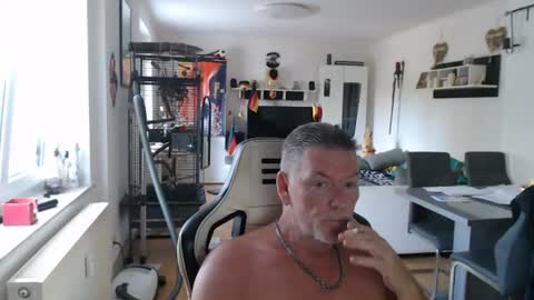 deinprinz2312 online show from June 23, 5:27 am