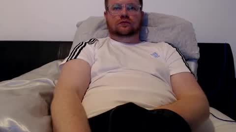 Snapshot of deise_dude chatting on April 8, 11:27 pm Deise Dude online show from April 8, 11:27 pm