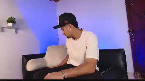 Snapshot of deivy_gram chatting on June 28, 9:32 pm DEIVY online show from June 28, 9:32 pm