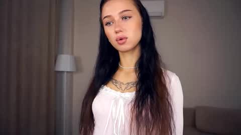 Hello everyone Im Tessa Make yourself comfortable. Were going to have fun together  online show from September 11, 7:52 am