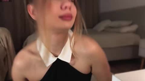 Snapshot of delanona chatting on October 30, 1:18 am Dia online show from October 30, 1:18 am