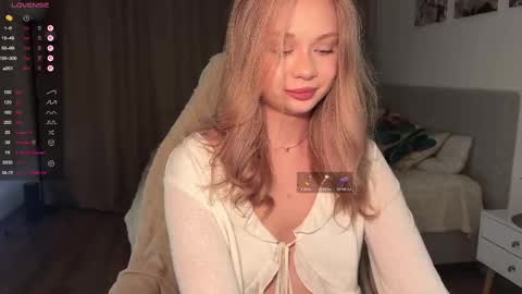 Snapshot of delanona chatting on November 20, 7:13 pm Dia online show from November 20, 7:13 pm