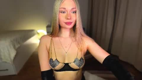 Snapshot of delanona chatting on June 30, 11:17 pm Dia online show from June 30, 11:17 pm